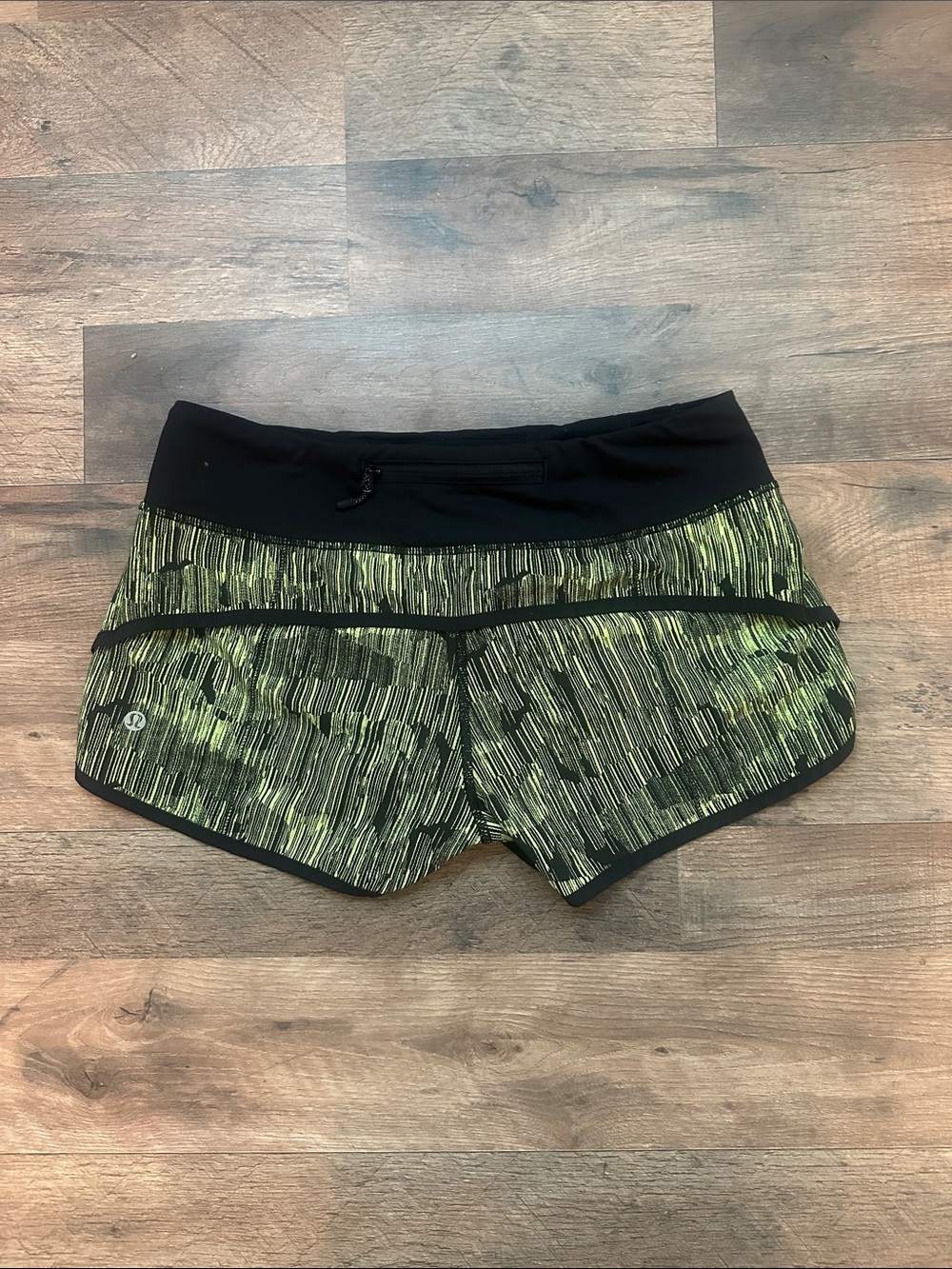 green lulu shorts - Picture 2 of 3